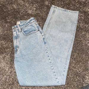 Light Color Curve Love High Rise 90’s Relaxed Jean